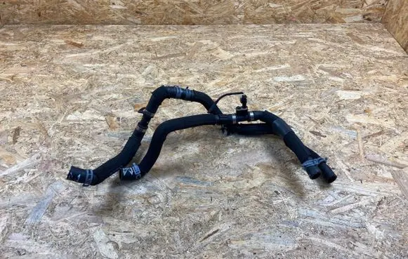 Audi e-tron Engine coolant pipe/hose 4KE121036D