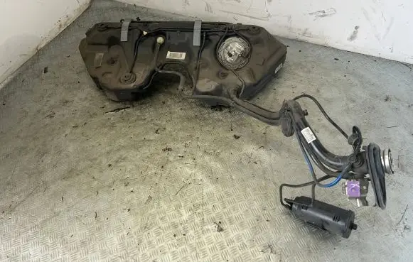 Mercedes-Benz E W213 Fuel tank 