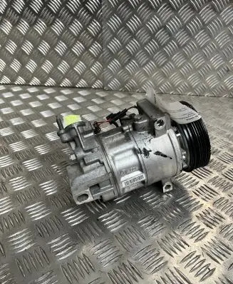 Volvo XC40 Air conditioning (A/C) compressor (pump) 31449067