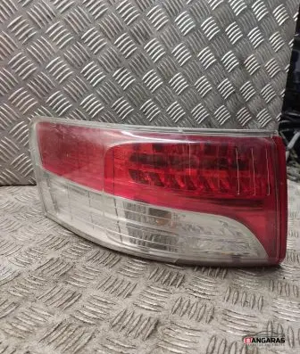 Toyota Avensis T270 Rear/tail lights