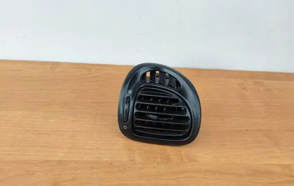 Citroen Xsara Picasso Dashboard side air vent grill/cover trim 9631280077