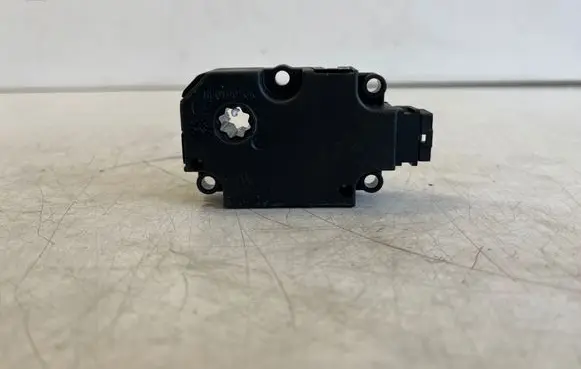 Mercedes-Benz GLB X247 Air flap motor/actuator A0999063502
