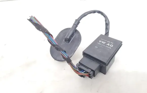 Audi A1 Fuel pump relay 1K0906093G