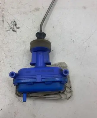 Audi 80 90 S2 B4 Central locking vacuum pump 893862123