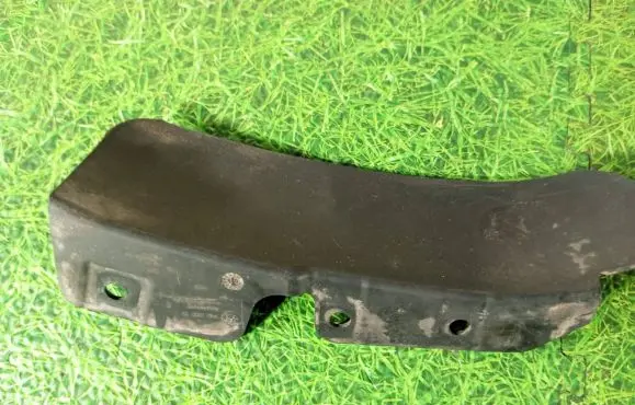 BMW M6 Rear mudguard 7041627