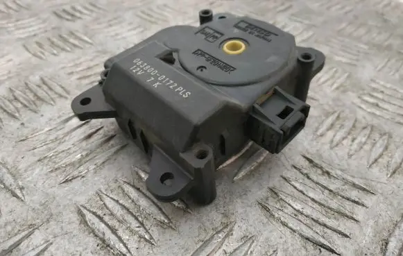 Toyota RAV 4 (XA30) Intake manifold valve actuator/motor 0638000172