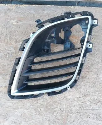 Mazda CX-7 Front bumper lower grill EH64-50C21