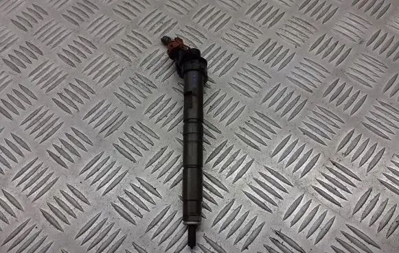 Toyota Auris 150 Fuel injector 23670-0W020