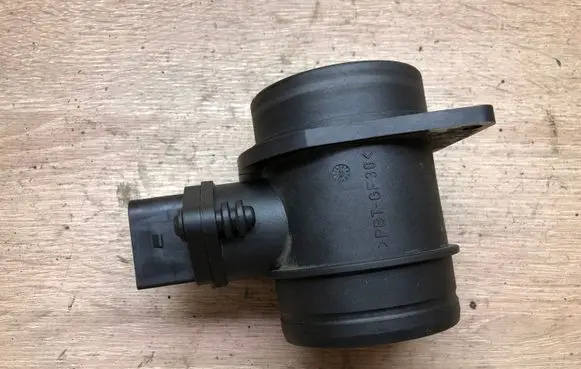 Volkswagen Jetta V Mass air flow meter 038906461B