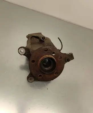 BMW 2 F45 Front wheel hub 
