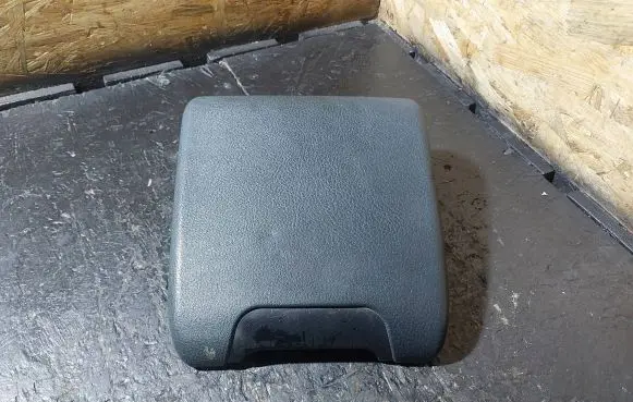 BMW 5 E39 Armrest 8196945
