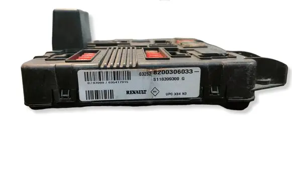 Renault Scenic II - Grand scenic II Center console control module 8200306033