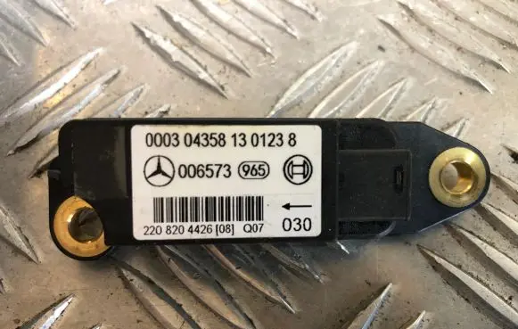 Mercedes-Benz S W220 Airbag deployment crash/impact sensor 2208204426 006573 0004358130123