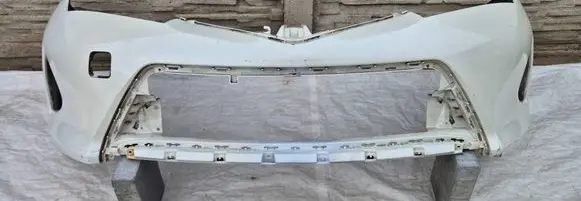Toyota Auris E180 Front bumper 52119-02A20