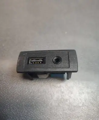 Mercedes-Benz Sprinter W906 AUX in-socket connector G50286
