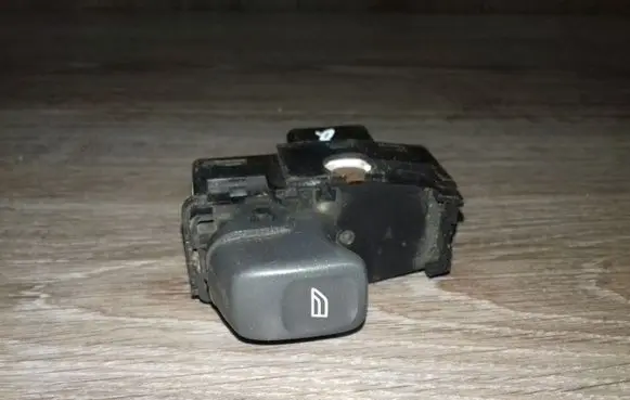 Volvo S60 Electric window control switch 9472275