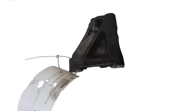 Honda CR-V Engine mounting bracket