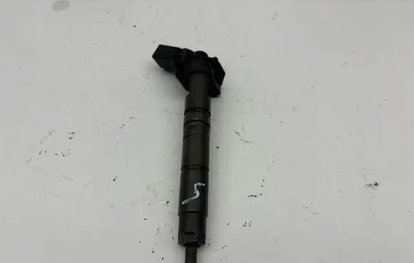 Mercedes-Benz S AMG W222 Fuel injector A6420701187