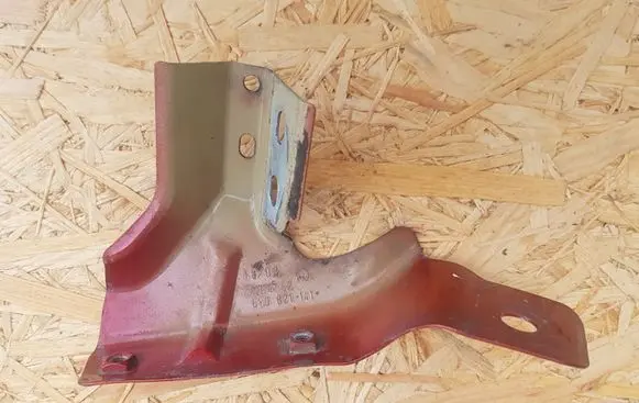 Skoda Fabia Mk1 (6Y) Front splash guards bracket 6Y0821141