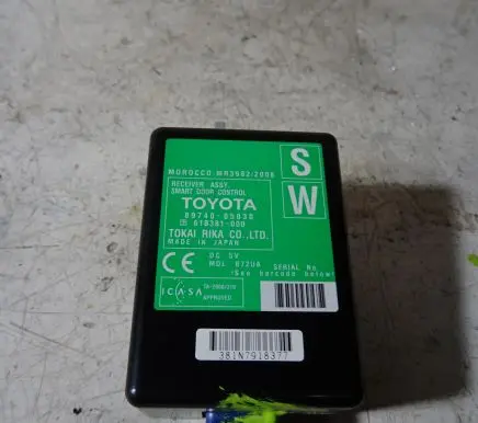 Toyota Avensis Verso Engine control unit/module 89740-05030