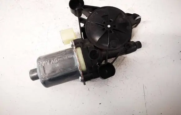 Volkswagen Crafter Front door window regulator motor 8W0959802