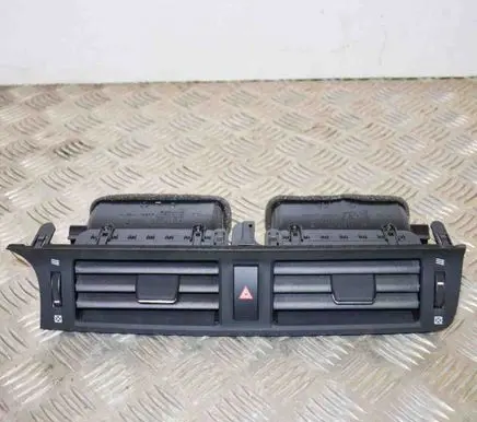 Lexus CT 200H Dashboard air vent grill cover trim 5567076010