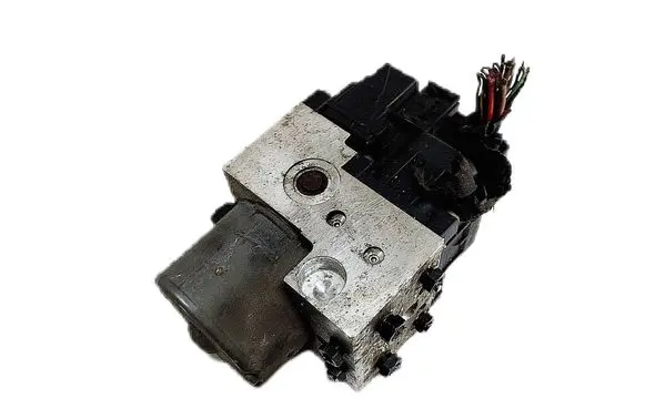 Volkswagen PASSAT B5.5 ABS Pump 8E0614111AM 0273004282