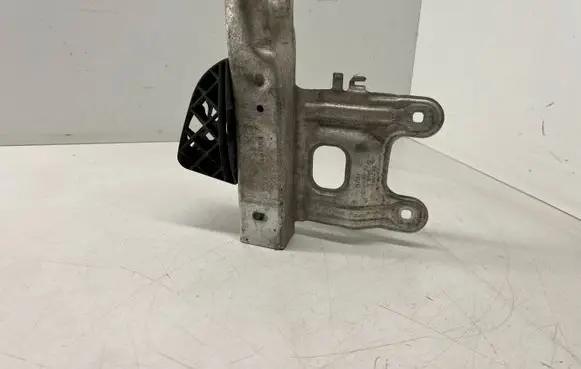 BMW 1 F20 F21 Radiator support slam panel bracket 7266193