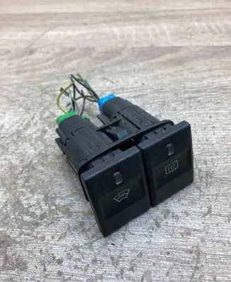 Ford Mondeo Mk III Windscreen/window heater switch 1S7T18K574AA WITHPLUG