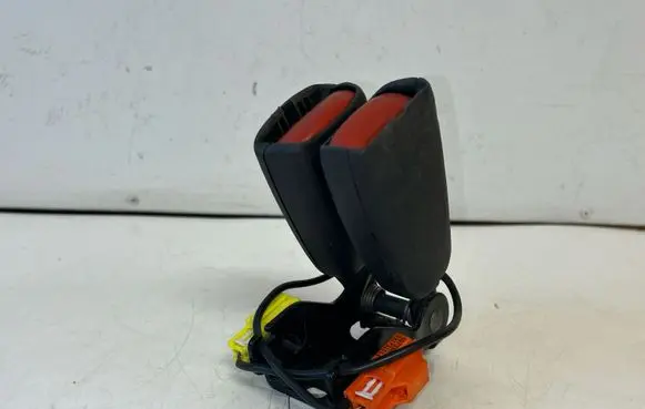 Volvo V70 Rear seatbelt buckle 8632319
