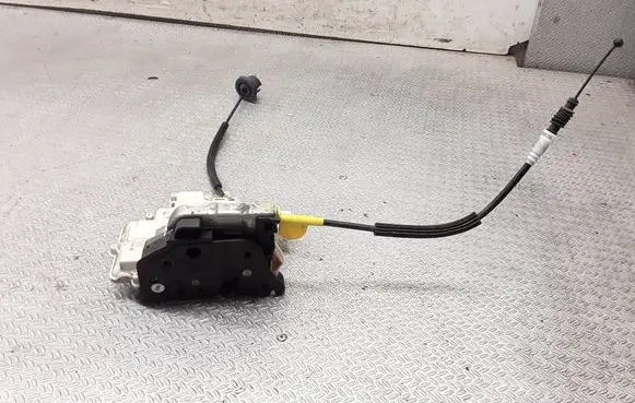 Audi A4 S4 B8 8K Rear door lock 8K0839016