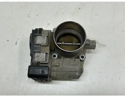 Volkswagen Golf Plus Throttle valve 03C133062A