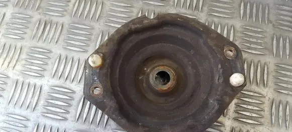 Renault Laguna II Coil spring mount 