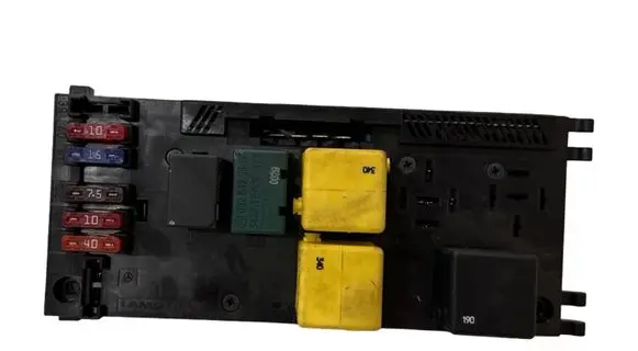 Mercedes-Benz E W210 Fuse box set A0025451901 19675231 28565506
