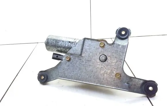 Mitsubishi Carisma Rear window wiper motor 0390201528