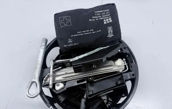 Mercedes-Benz E C207 W207 Tool set A2128980914 SP6465