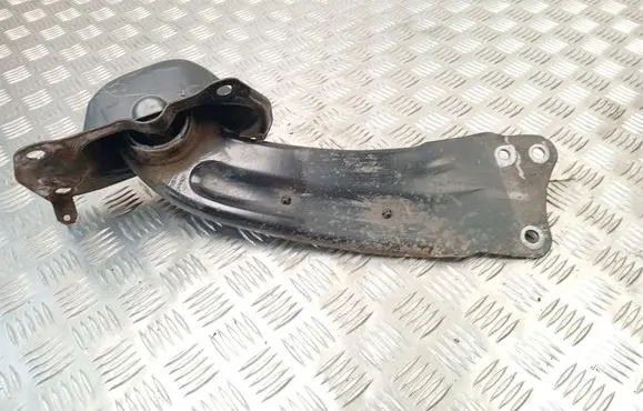 Rear control arm