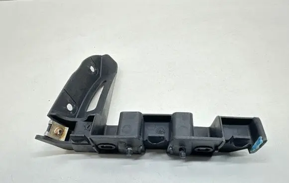 Audi TT TTS Mk2 Front bumper mounting bracket 8J0807183B
