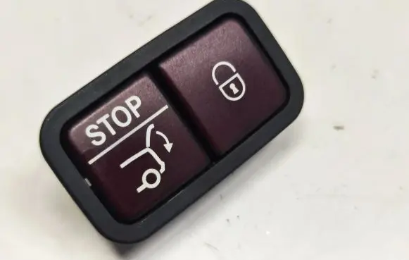 Mercedes-Benz C W205 Tailgate/boot open switch button 2128210551 32132103