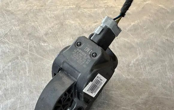 Peugeot 3008 I Accelerator throttle pedal 9671417080