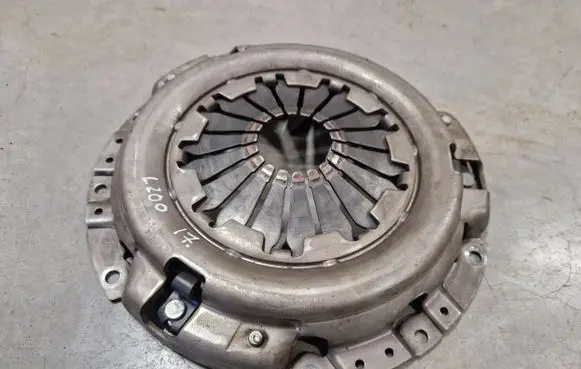 Mitsubishi L200 Pressure plate 
