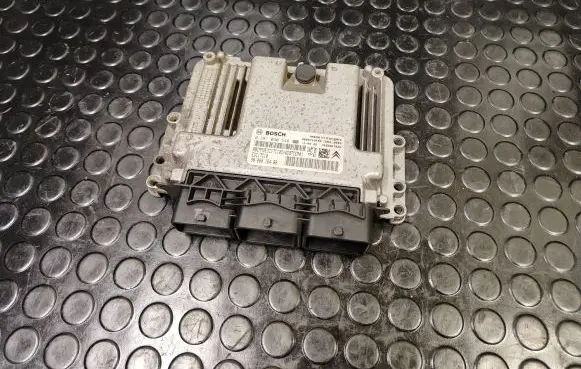Peugeot 308 Engine control unit/module 9666729580 0281030548 9808016480