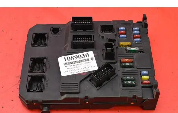 Peugeot 206 CC Fuse box set 9653667780