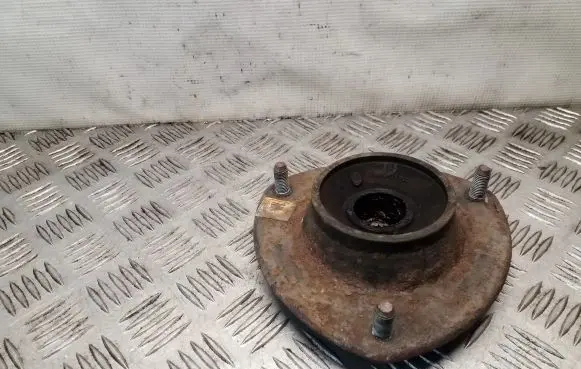 Hyundai Tucson JM Front upper strut mount 546102E000