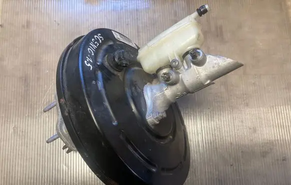 Renault Scenic III - Grand scenic III Brake booster 472100013R