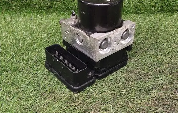 Ford Focus ABS Pump BV612C405AG