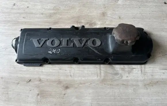 Volvo 240 Rocker cam cover 1336754PO6