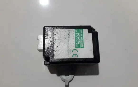 Lexus IS 220D-250-350 Door control unit/module 8974053051 251300-3870