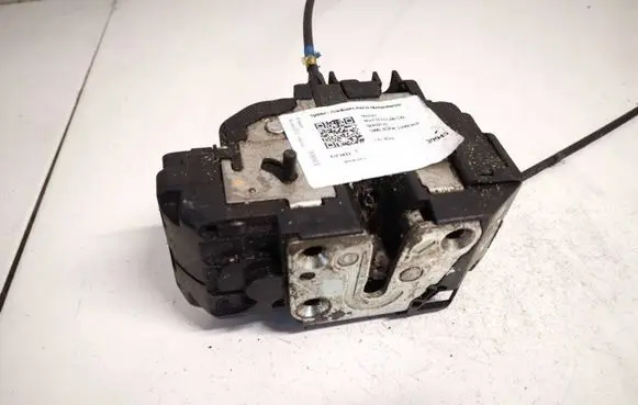 Nissan Note (E11) Front door lock