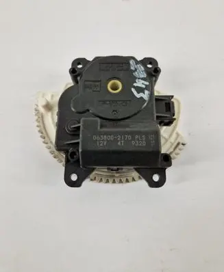 Toyota RAV 4 (XA40) Air flap motor/actuator 0638002170
